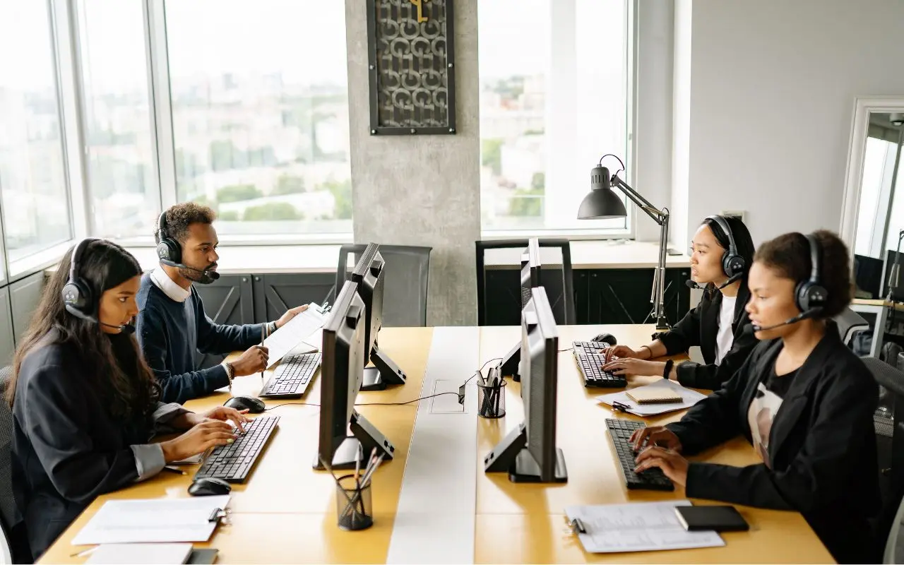 Contact Center กับหน้าที่หลักในการให้บริการและดูแลลูกค้า