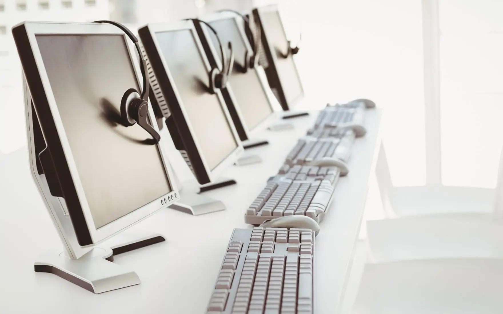 การวางระบบ Call Center สำหรับธุรกิจ ช่วยจัดการสายเรียกเข้าอัตโนมัติ เชื่อมต่อระบบ CRM และเพิ่มประสิทธิภาพการบริการลูกค้าแบบครบวงจร