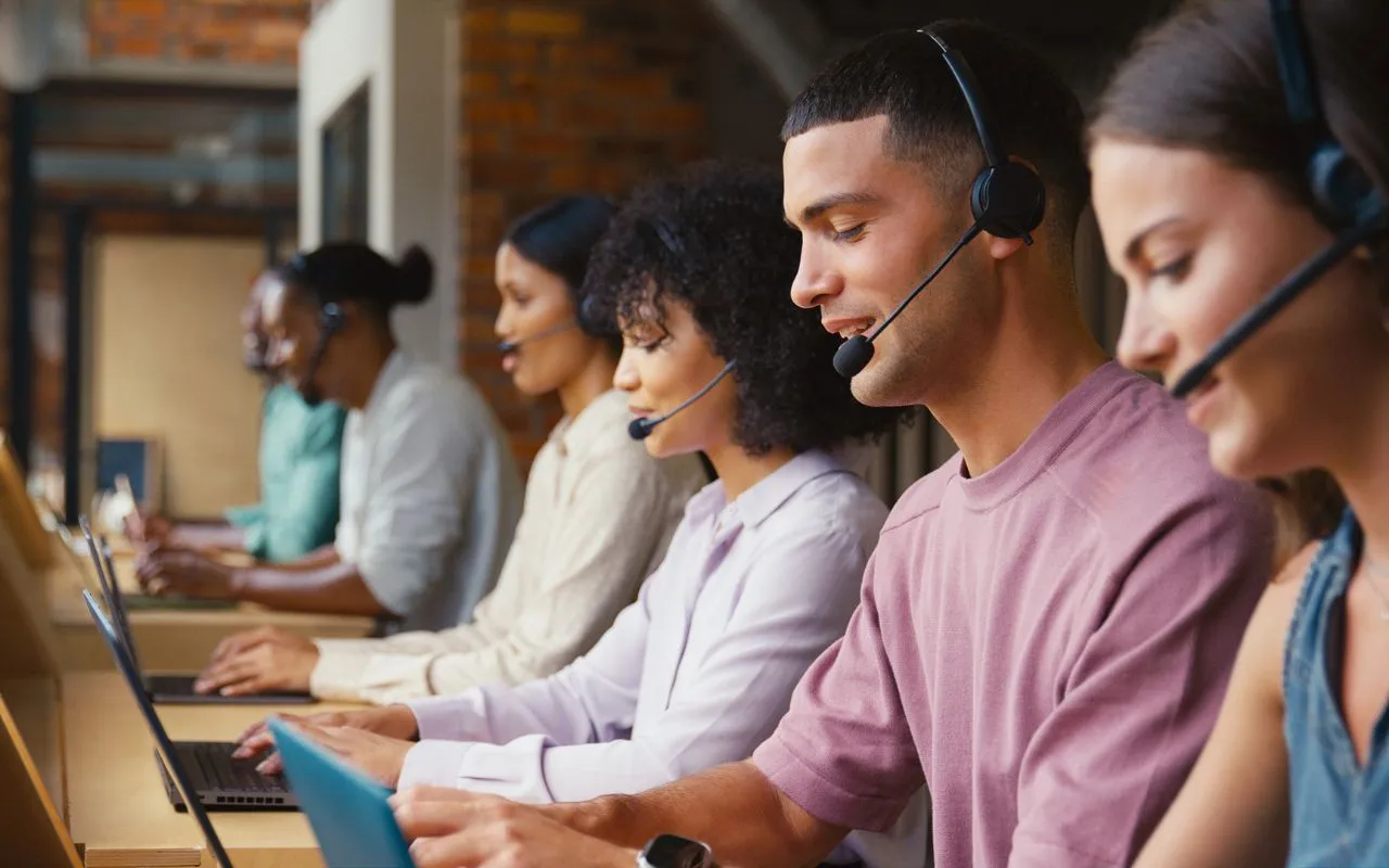 Helpdesk ตลอด 24 ชั่วโมง