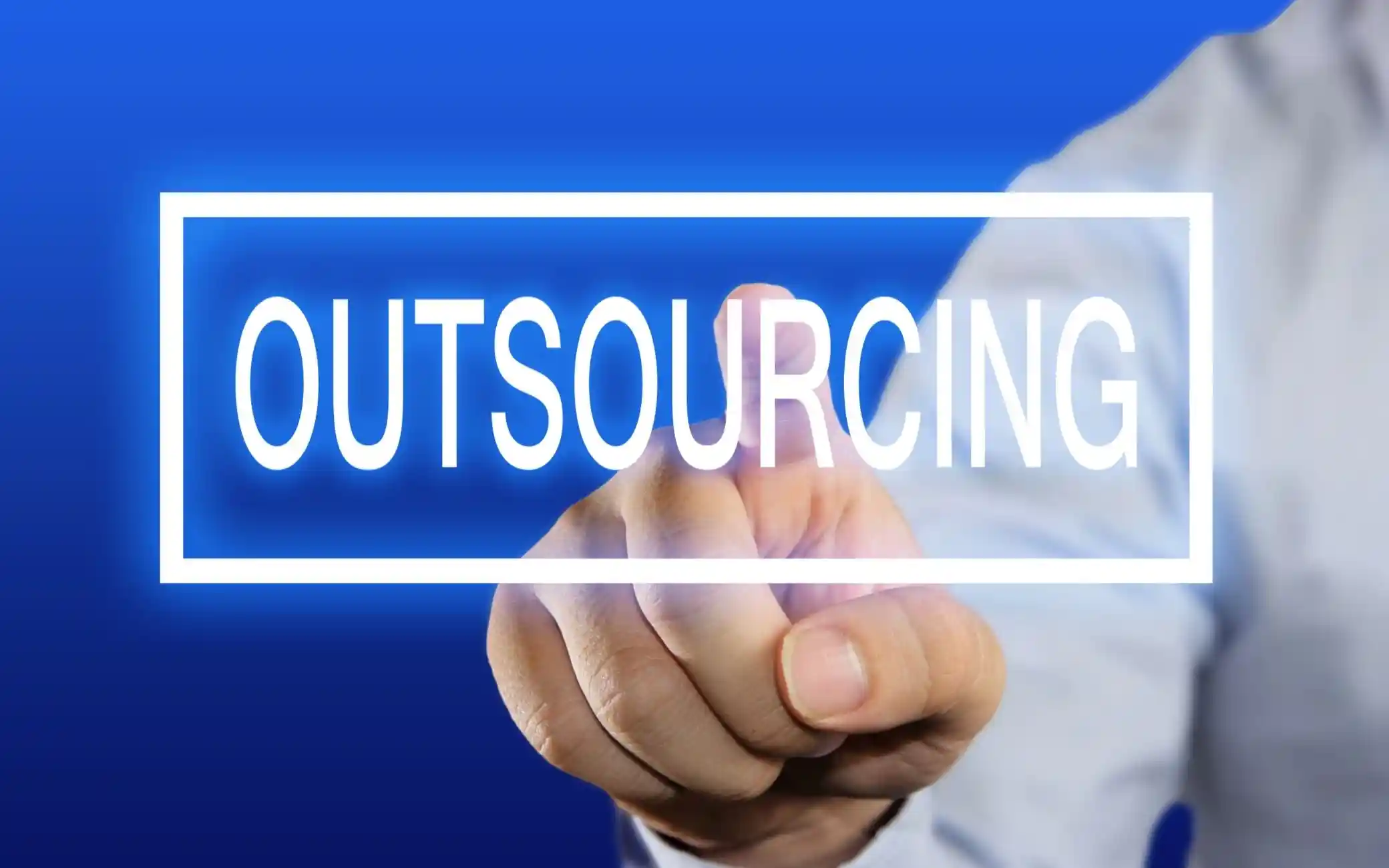 ความหมายของ Outsource