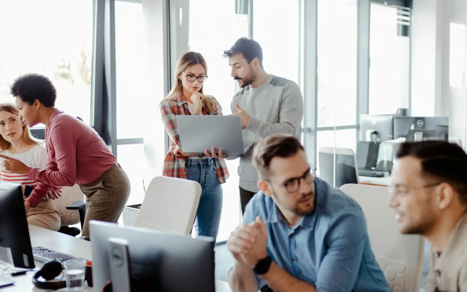 Outsource กับ Subcontract มีความแตกต่างกันอย่างไร เลือกแบบไหนให้เหมาะกับธุรกิจ